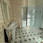 Le Jardin Du Clocheton, Jardin Et Parkings Privés, Centre Apartamento *