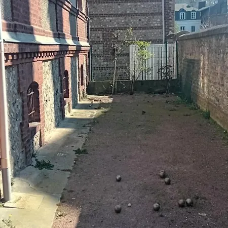 Le Jardin Du Clocheton, Jardin Et Parkings Privés, Centre *