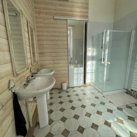 Le Jardin Du Clocheton, Jardin Et Parkings Prives, Centre Apartment *