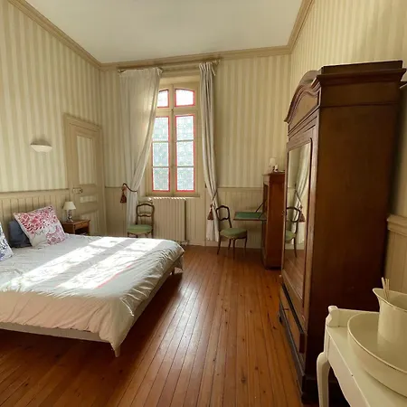 Le Jardin Du Clocheton, Jardin Et Parkings Prives, Centre