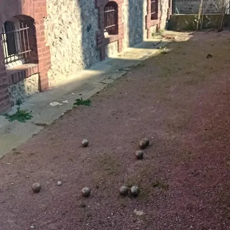 Le Jardin Du Clocheton, Jardin Et Parkings Prives, Centre דירה אטרטאט